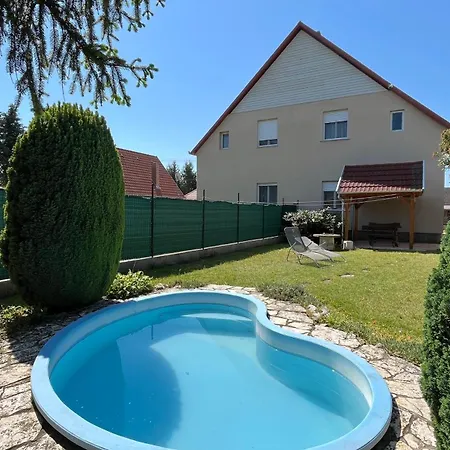 Vilma Balaton Apartmanhaz Balatonmariafurdo